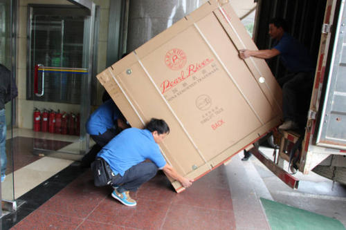 东山钢琴贵重工艺品无忧运